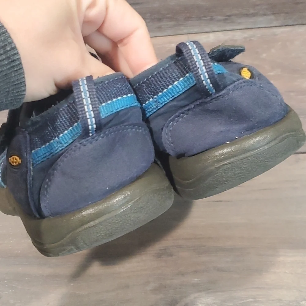 Keen Mens outdoor hiking sandals shoes sz 6 athletic